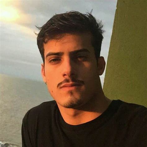 fotos fake homem com barba|16 ideias de Fake 